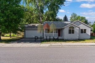 5449 Golf Dr in Lolo, MT - Building Photo