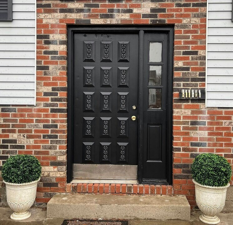 15 S Park Row in Girard, PA - Building Photo