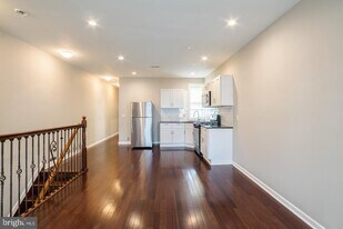 723 S 56th St in Philadelphia, PA - Building Photo