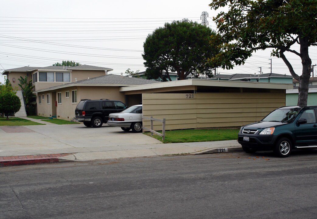 721 Indiana Ct in El Segundo, CA - Foto de edificio