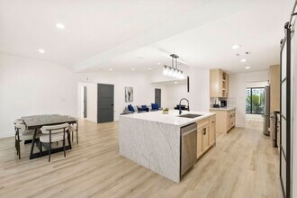 3327 Freshmeadows Dr in Houston, TX - Building Photo - Building Photo