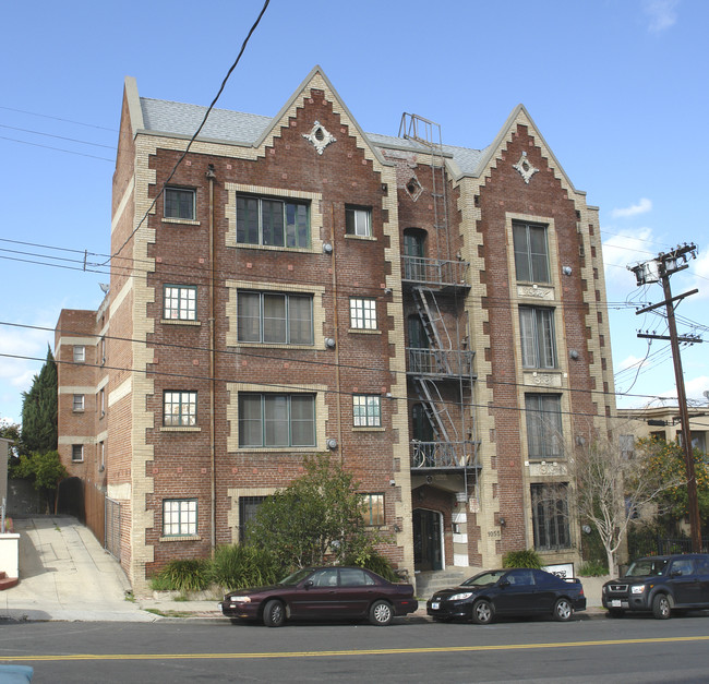 1055 Sanborn Ave in Los Angeles, CA - Building Photo - Building Photo