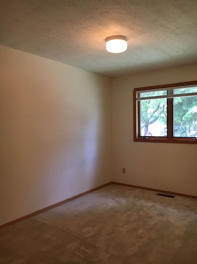 2200 W Dickerson St in Bozeman, MT - Building Photo - Building Photo