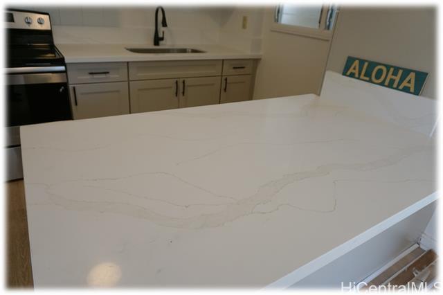 477 Kaumakani St in Honolulu, HI - Building Photo - Building Photo