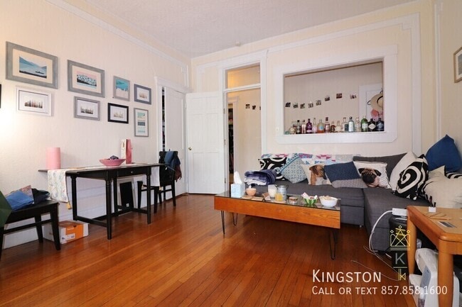 1955 Commonwealth Ave in Boston, MA - Foto de edificio - Building Photo