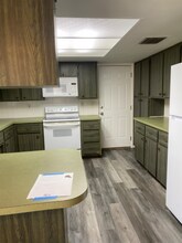 6217 Wyoming Ave in New Port Richey, FL - Foto de edificio - Building Photo