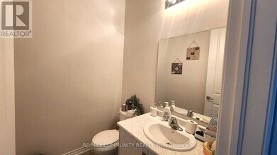 58 Catering Rd in Georgina, ON - Building Photo - Building Photo