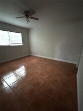 7006 Midnight Pass Rd in Sarasota, FL - Foto de edificio - Building Photo