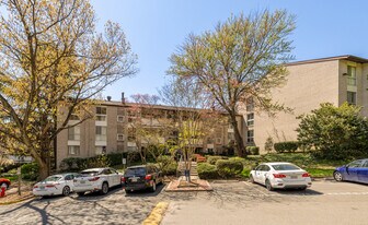 5614 Bismach Dr, Unit Valley Park Alexandria in Alexandria, VA - Building Photo