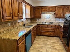 13302 Daystrom Ct in Dallas, TX - Building Photo - Building Photo