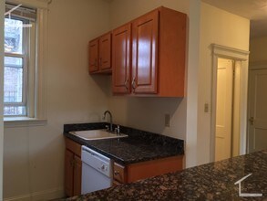 109 Queensberry St, Unit 10 in Boston, MA - Building Photo - Building Photo