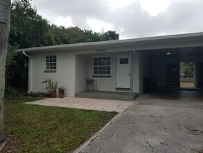 2642-2648 Michigan Ave in Ft. Myers, FL - Building Photo - Building Photo