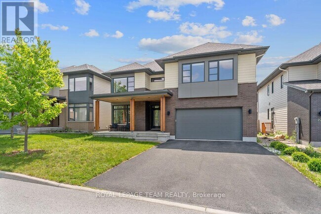 301 Long Acres St in Ottawa, ON - Building Photo - Building Photo