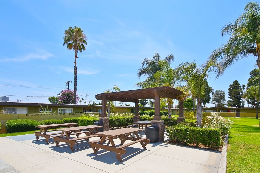 City Villas in Garden Grove, CA - Foto de edificio