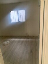 8508 1/4 S San Pedro St, Unit 8508 Quarter in Los Angeles, CA - Building Photo - Building Photo