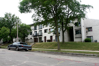 La Corona Apartments in Milwaukee, WI - Building Photo - Building Photo