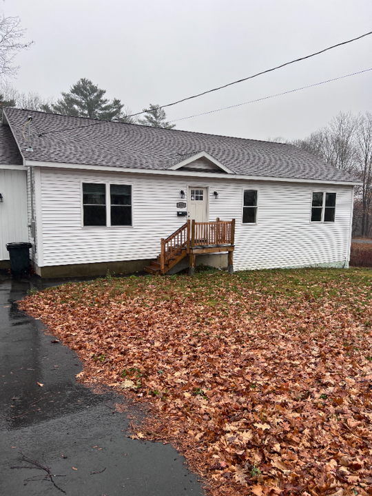 631 Essex St in Bangor, ME - Foto de edificio