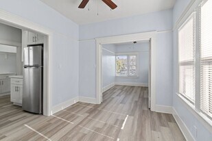 1049 E 5th St, Unit L in Long Beach, CA - Building Photo