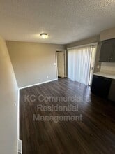 218 SW 19th St in Oak Grove, MO - Building Photo - Building Photo