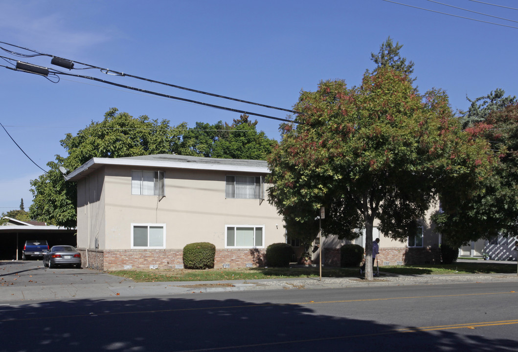 329 W Maude Ave in Sunnyvale, CA - Foto de edificio