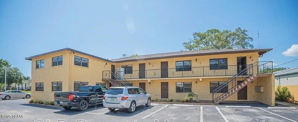 1540 Espanola Ave, Unit 1 in Holly Hill, FL - Foto de edificio