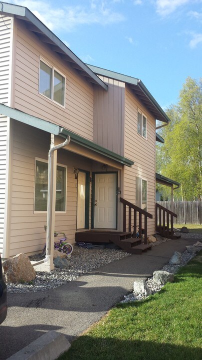 1211 Balfour Dr in Anchorage, AK - Building Photo