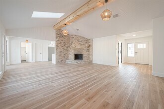 811 Lemm Ct in Spring, TX - Foto de edificio - Building Photo