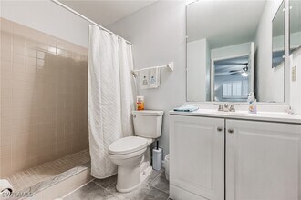 8081 S Woods Cir in Ft. Myers, FL - Building Photo - Building Photo