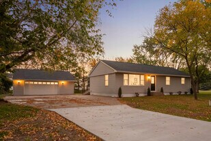 15240 Kangaroo St NW in Ramsey, MN - Building Photo