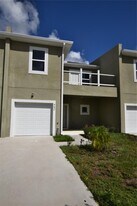 460 Lake Shore Pkwy in Davenport, FL - Building Photo