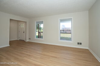 2413 Highway 22 in Crestwood, KY - Building Photo - Building Photo