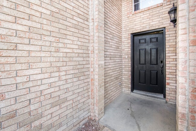 property at 918 Bella Cumbre Dr