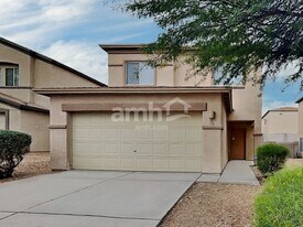 1990 E Vera Cruz Vis in Tucson, AZ - Building Photo