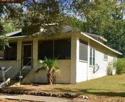 225 NE Tuscawilla Ave