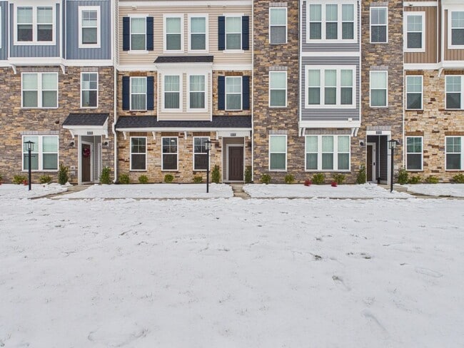 640 Brookwood Glen Terrace