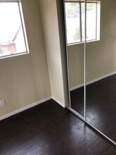 716 1/2 W 60th St in Los Angeles, CA - Building Photo - Building Photo