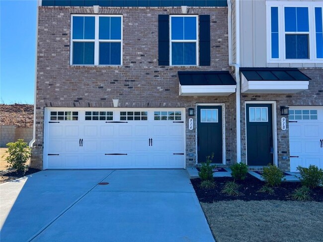 916 Sugar Vista Cir in Buford, GA - Foto de edificio - Building Photo