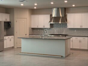 745 Daybreak Dr in Dixon, CA - Building Photo - Building Photo