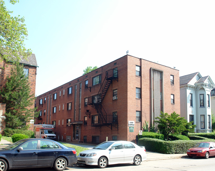 4909 CENTRE AVE in Pittsburgh, PA - Foto de edificio