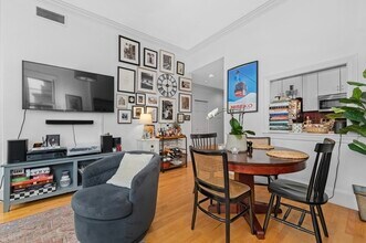 282 Commonwealth Ave, Unit 309 in Boston, MA - Building Photo - Building Photo