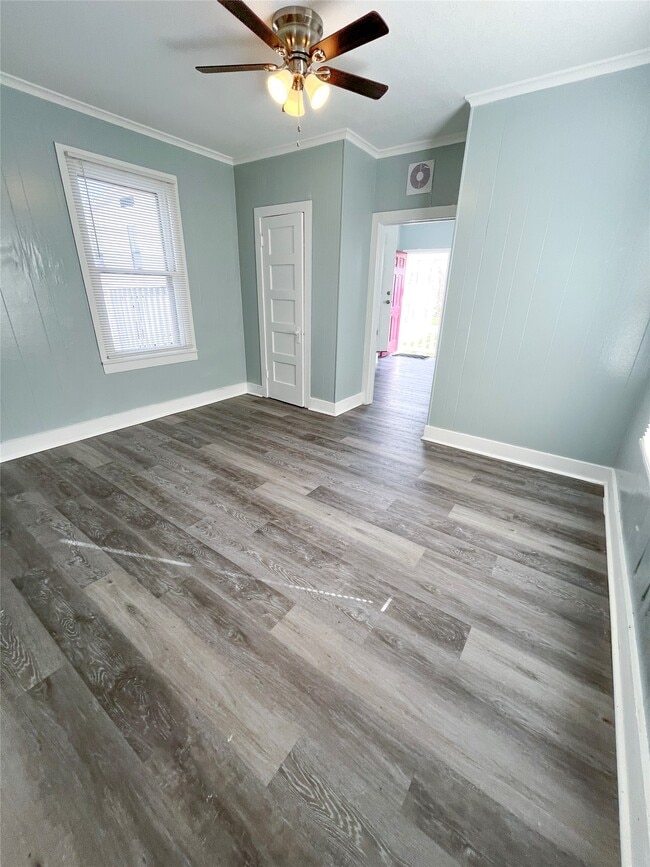 property at 4109 1/2 Ave S