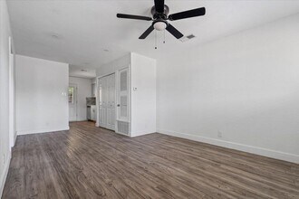 1304 Falcon Cv in Austin, TX - Building Photo - Building Photo