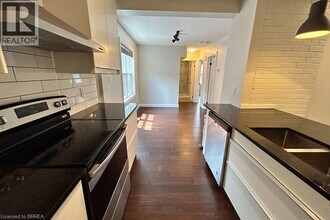 24 Locust St in Kitchener, ON - Building Photo - Building Photo