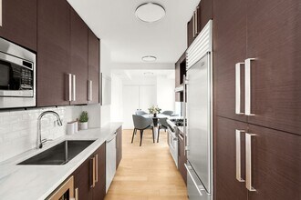 211 Madison Ave in New York, NY - Building Photo - Building Photo