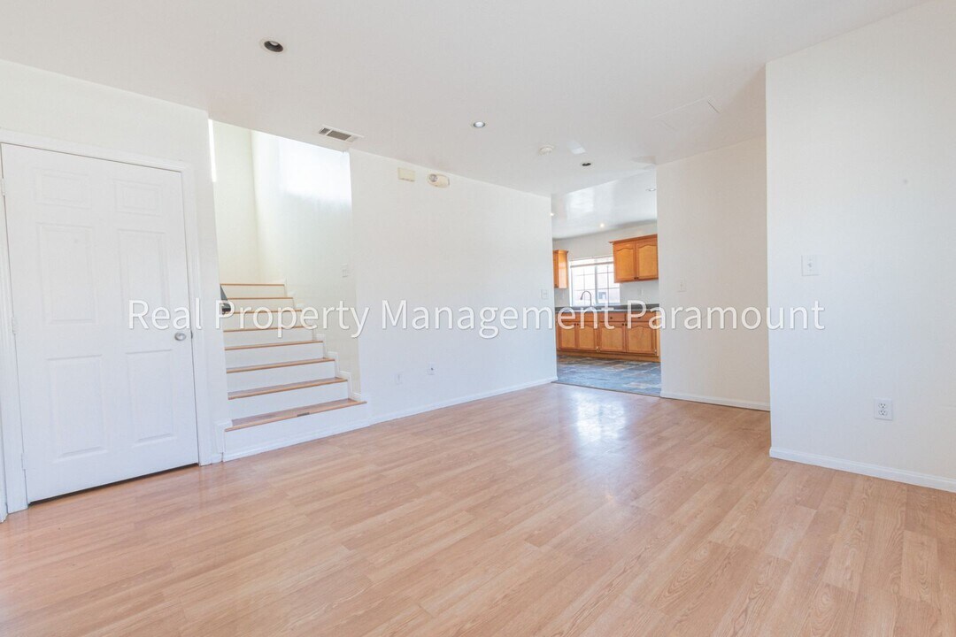 3248 W 111th St in Inglewood, CA - Foto de edificio