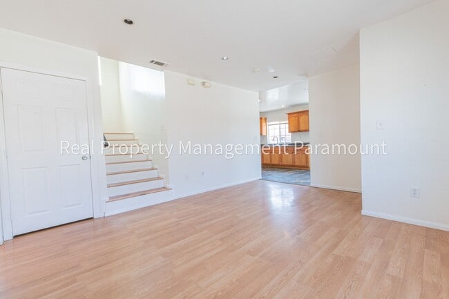 3248 W 111th St