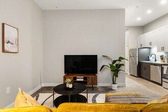 205 W 4th St in Cincinnati, OH - Building Photo - Building Photo