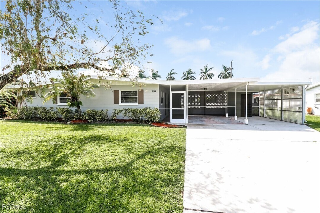 1450 Mandel Rd in Ft. Myers, FL - Building Photo