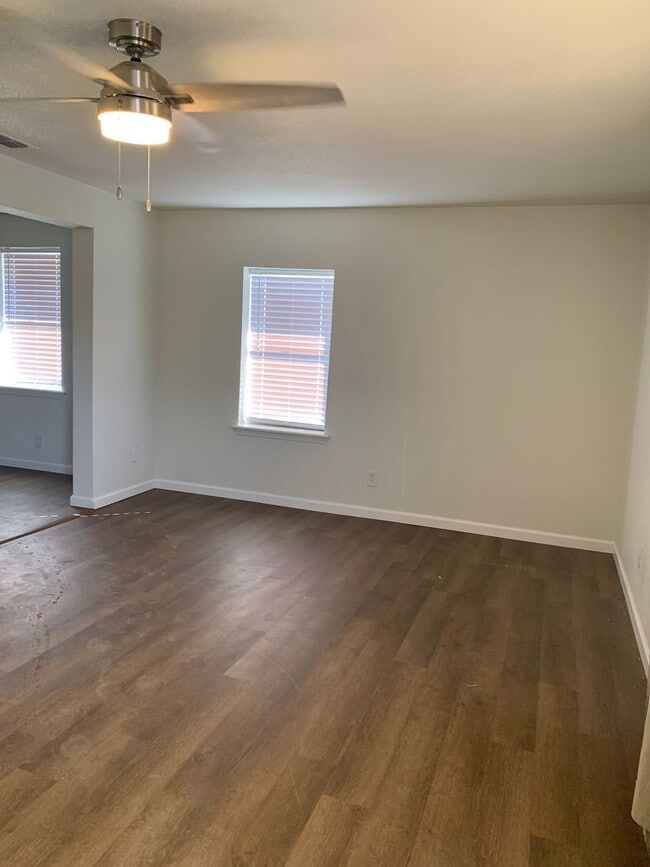 1117 S Lea St in Clovis, NM - Foto de edificio - Building Photo