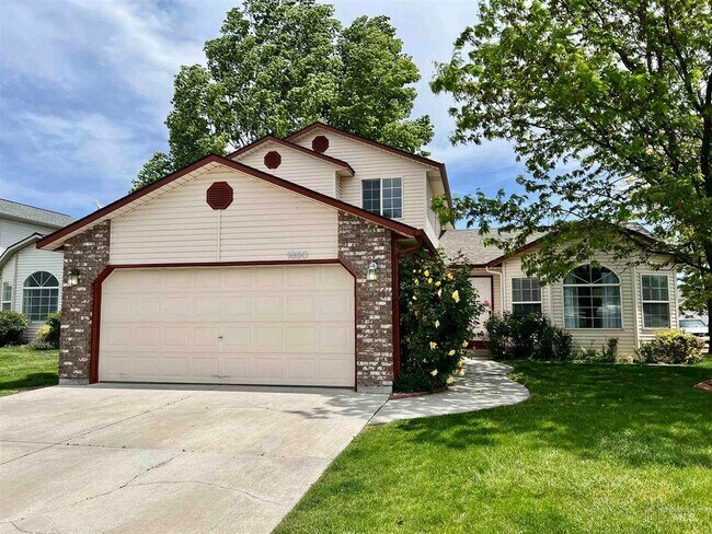 1690 Targhee St in Mountain Home, ID - Building Photo - Building Photo